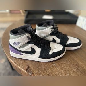Jordan 1 Mid SE Purple